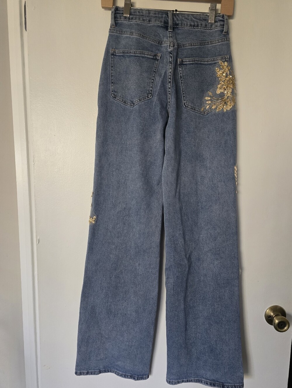 Embellished Light Blue High-Waist Wide-Leg Stretchy Jeans Size Small - Picture 6 of 13